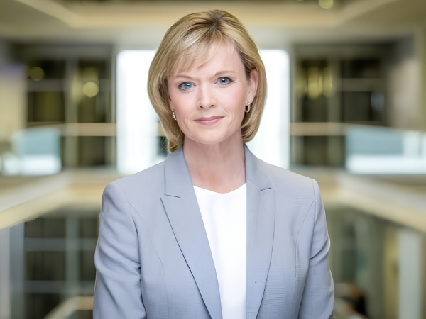 julie etchingham
