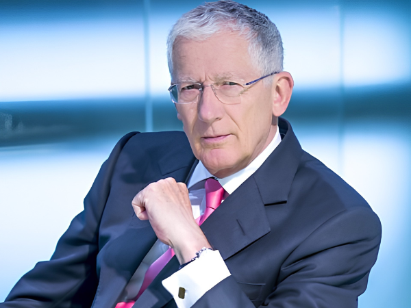 nick hewer